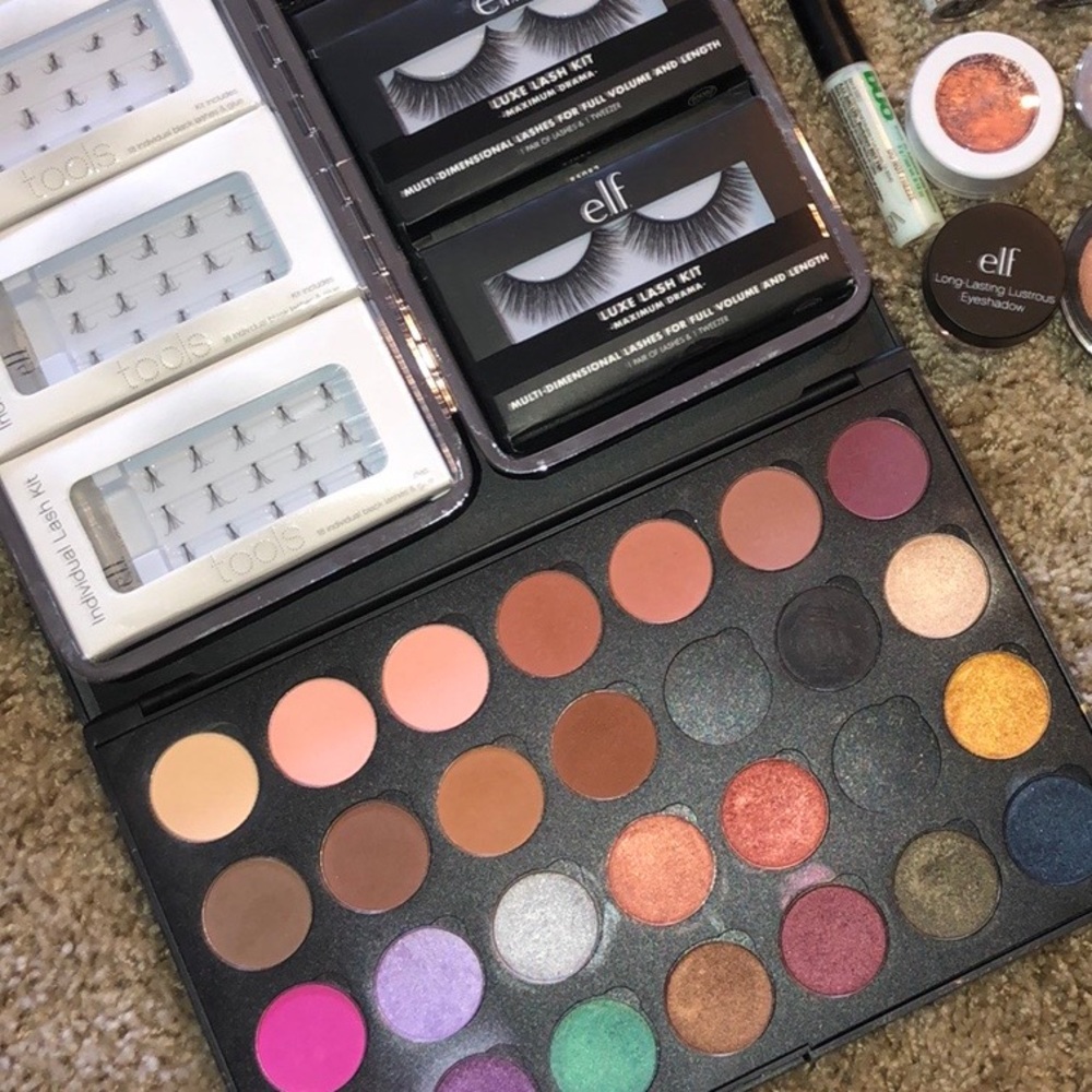HUGE lashes and magnetic palette with shadows